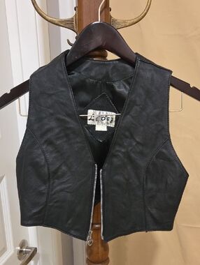 Black Leather Vest - Women's Sleeveless Jacket